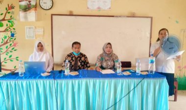 SMPN 6 ARSEL ADAKAN RAPAT BERSAMA KOMITE DAN ORANG TUA SISWA KELAS IX TAHUN AJARAN 2023 / 2024