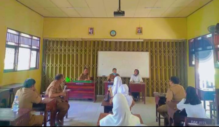 SMPN 6 ARSEL GELAR RAPAT RUTIN BERSAMA DEWAN GURU,STAF,DAN KOMITE SEKOLAH