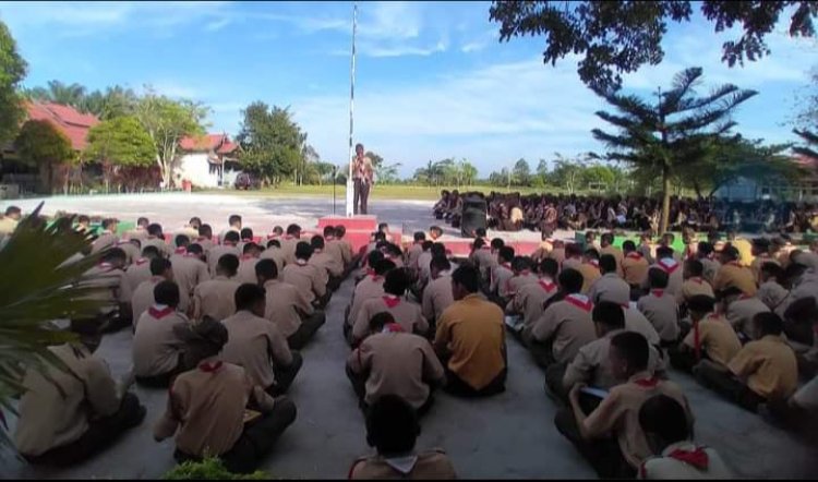 " SMPN 6 ARSEL GELAR KEGIATAN SABTU KREATIF DAN BERKARYA SERTA SOSIALISASI ANTI BULLIYING BAGI SELURUH SISWANYA " 