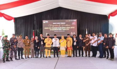 " KPU KOBAR GELAR RAPAT PLENO TERBUKA TETAPKAN NOMOR URUT PASANGAN CALON BUPATI DAN WAKIL BUPATI TAHUN 2024 " 