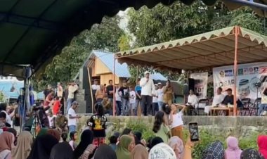 " RAHMAT HIDAYAT TEGASKAN PERUBAHAN : KAMPANYE TERBUKA DI DESA RUNGGUN  UNTUK MASA DEPAN KOBAR YANG LEBIH BAIK " 