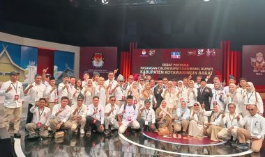 " APRESIASI KETUA DPD PSI KOBAR PADA  PASLON RAHMAT HIDAYAT-EKO SOEMARNO ATAS GAGASAN CEMERLANG DAN SIKAP TENANG DALAM DEBAT PERDANA PILKADA KOBAR " 