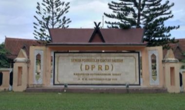 " SERUAN TEGAS KETUA DPRD KOBAR : MARI CIPTAKAN PILKADA DAMAI DAN BERSAMA JAGA DEMOKRASI TANPA POLITIK UANG "