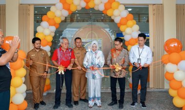 " GRAND OPENING GENIUS SHOPPING CENTRE : INOVASI DAN REVOLUSI BARU WAJAH PENDIDIKAN DI KOBAR "
