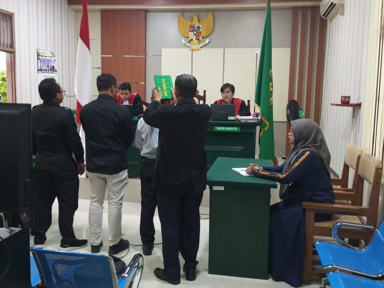 "MENGEJUTKAN! SIDANG KETIGA KASUS PEMALSUAN IJAZAH SRI WAHYUNI : FAKTA BARU DAN SAKSI KUNCI BONGKAR STRATEGI MANIPULASI PILKADES "