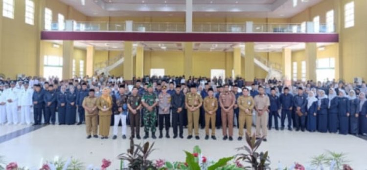 " ERA BARU KEPEMIMPINAN DESA : PENGUKUHAN 79 KEPALA DESA DAN 486 ANGGOTA BPD UNTUK STABILITAS DAN PEMBANGUNAN BERKELANJUTAN DI KOBAR "