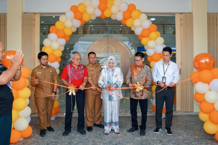 " GRAND OPENING GENIUS SHOPPING CENTRE : INOVASI DAN REVOLUSI BARU WAJAH PENDIDIKAN DI KOBAR "