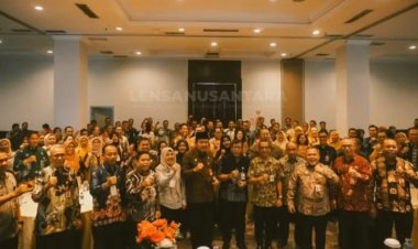 " PEMKAB KOBAR DAN BAPPENAS BERSINERGI : MANTAPKAN LANGKAH MENUJU PEMBANGUNAN DAERAH BERSTANDAR NASIONAL UNTUK MASA DEPAN BERKELANJUTAN " 