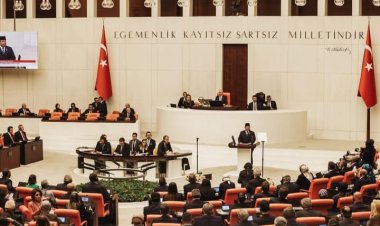 " PIDATO KENEGARAAN DI PARLEMEN : PRESIDEN PRABOWO SERUKAN KOLABORASI INDONESIA –TURKIYE DEMI PERDAMAIAN GLOBAL DAN KESEJAHTERAAN UMAT MANUSIA " 