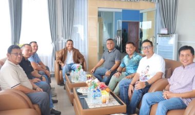 " PENUH HARU DAN KEHORMATAN, KAPOLRES KOBAR BERSAMA FORKOPIMDA MELEPAS KEBERANGKATAN AKBP YUSFANDI USMAN : SIMBOL CINTA DAN SINERGI DARI BUMI MARUNTING BATU AJI " 