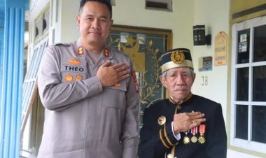 " MENGUKIR HARMONI DI BUMI MARUNTING BATU AJI, KAPOLRES KOBAR SILATURAHMI KE KEDIAMAN AMA PANGERAN ARSYADINSYAH " 