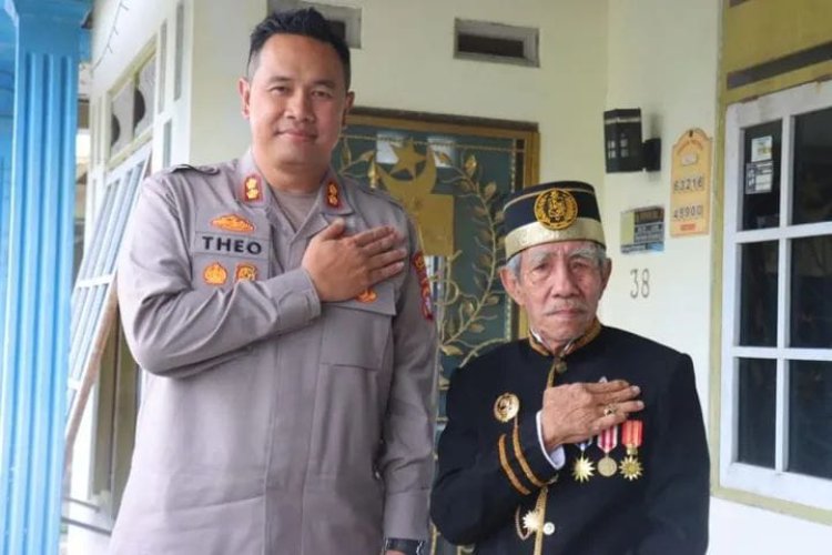 " MENGUKIR HARMONI DI BUMI MARUNTING BATU AJI, KAPOLRES KOBAR SILATURAHMI KE KEDIAMAN AMA PANGERAN ARSYADINSYAH " 