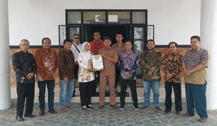 " DPC LIN KOBAR KUKUHKAN EKSISTENSI RESMI KE KESBANGPOL : DARI LEGALITAS SERTA AKSI NYATA, SATUKAN LANGKAH WUJUDKAN PENGABDIAN UNTUK MASYARAKAT DAN NEGARA "