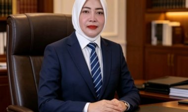 " MENJAGA NEGARA HUKUM DI TENGAH KRISIS KEPERCAYAAN PUBLIK DAN BAHAYA PENGHAKIMAN OPINI "